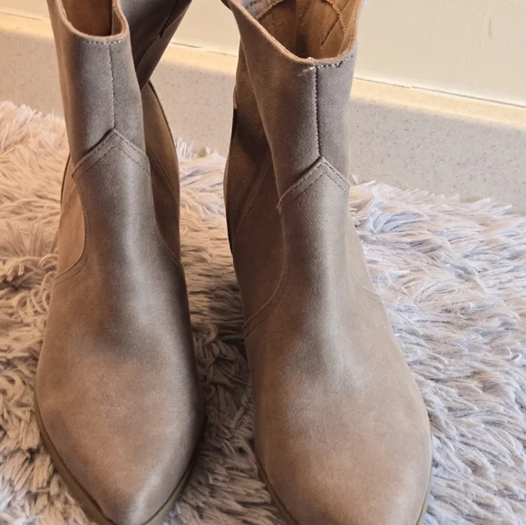 Dolce Vita Tan Suede Ankle Boots Western Style Size 9 New - Picture 7 of 13